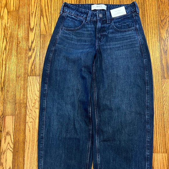 NWT Hollister Tapered Baggy Jeans 24short - Picture 1 of 3